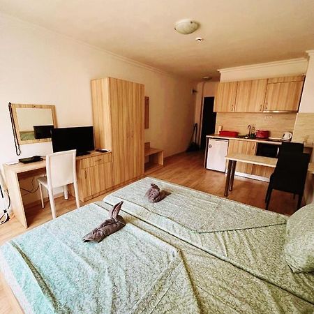 Lovely Studio Apartment On The Beach Burgas Luaran gambar