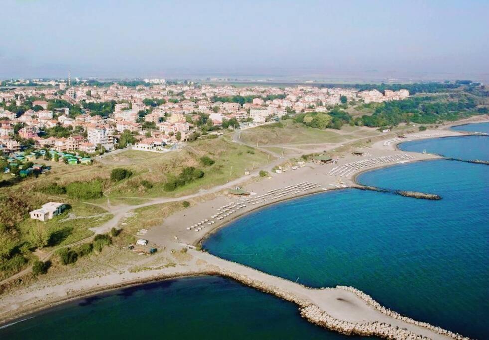 Lovely Studio Apartment On The Beach Burgas Luaran gambar